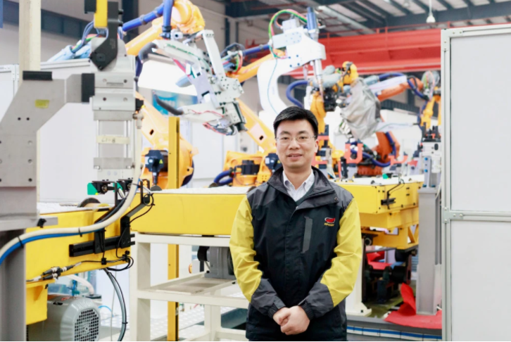 全國(guó)政協(xié)委員許禮進(jìn)：建議出臺(tái)制度推薦個(gè)別工種用機(jī)器人替代人工